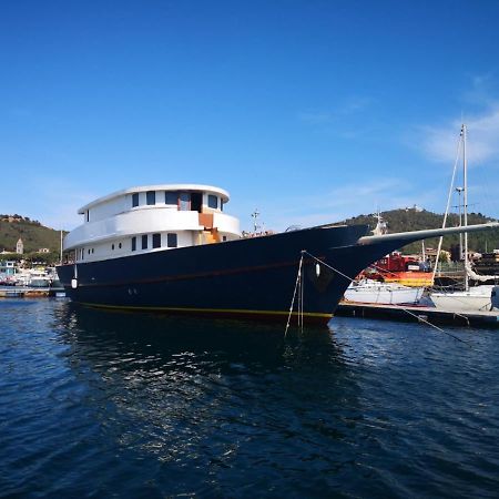 Classic Yacht Yanika Yachting Watersport Ets 빌라푸주 외부 사진